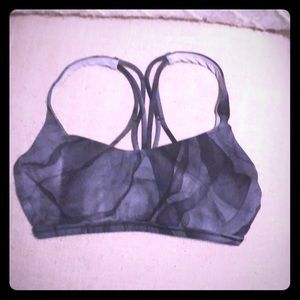 Lululemon bra size 4